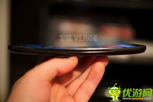 LG曲面智能機G Flex 真機上手照曝光