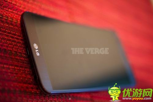 LG曲面智能機G Flex 真機上手照曝光