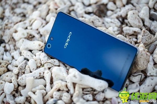 OPPO新機(jī)諜照曝光 鏡面背殼越來(lái)越像索尼了