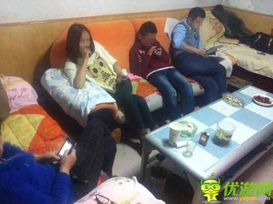 過度迷戀手機游戲沒有壓歲錢？