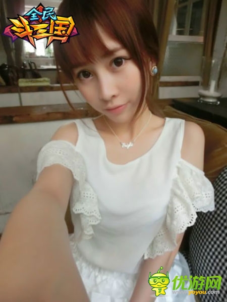 美人愛英雄 《全民斗三國》女玩家私房照曝光