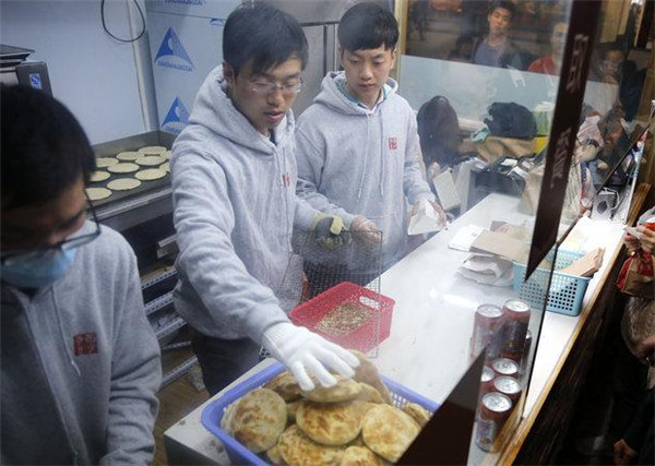 北京4名IT男改賣肉夾饃日入萬(wàn)元