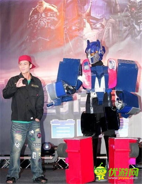 細數(shù)娛樂圈中的那些《變形金剛》真愛粉