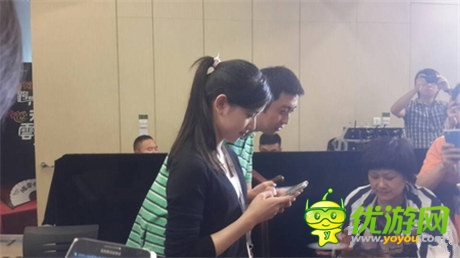 “奶茶妹妹”微軟首秀:變身智能聊天機器人產(chǎn)品經(jīng)理