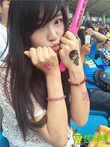 嘻哈女神范兒 《一起闖三國(guó)》明星團(tuán)長(zhǎng)專訪