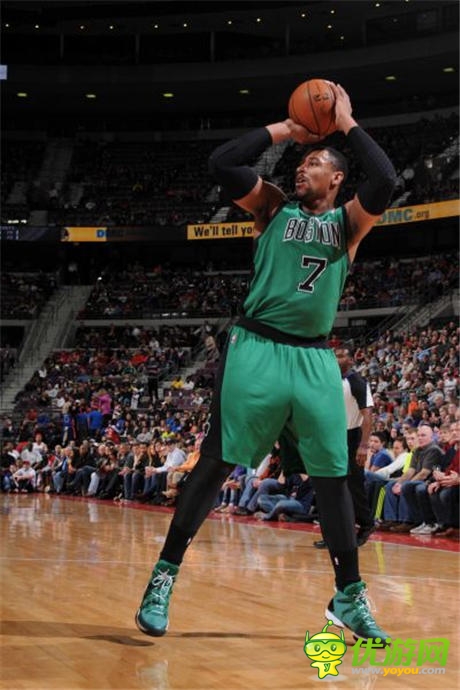 《NBA夢之隊》攜火辣籃球寶貝空降武漢