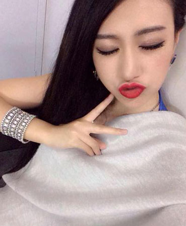 美女玩《實況俱樂部》中足彩29萬 遇上渣男捐款潛逃