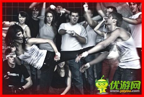 殺馬特式《暗黑女王》詮釋暴力美學