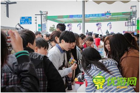 從消遣到競(jìng)技 移動(dòng)游戲以“快樂”打造新型全民休閑文化