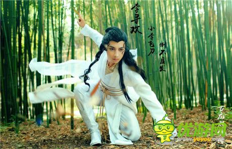 絕色雙嬌上演女女基情 行云COS叫板官方